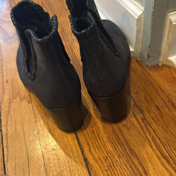 Jack Rogers Boots Womens 8.5 M Chelsea Heels Ankle Booties Black Leather Pull On - Picture 4 of 6